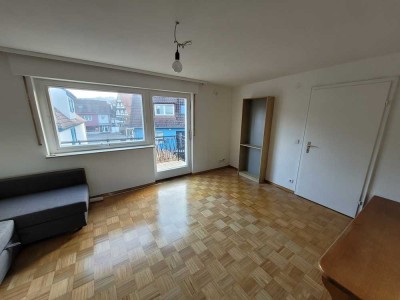 Sanierte 5-Raum-Wohnung mit Balkon, WG geeignet, Einbauküche und großer Garten in Tübingen