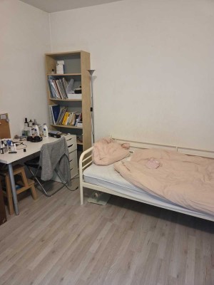 300.0 € - 25.0 m² - 1.0 Zi.
