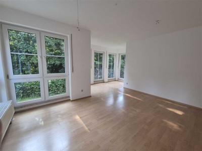 2 Zimmer Wohnung mit 30 m² Gartenterrasse und Einbauküche