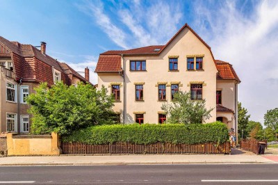 Charmante 2,5-Zimmer-Wohnung in denkmalgeschützter Stadtvilla – Ihr neues Zuhause wartet!