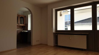 Attraktive 2-Zimmer-Erdgeschosswohnung mit Einbauküche in Geisenhausen