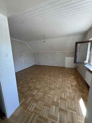 Frisch renovierte 4-Zimmer Wohnung