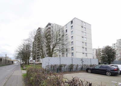 Vermietete und sanierte 2-Zimmer-Wohnung mit Balkon und TG-Stellplatz in Köln-Porz