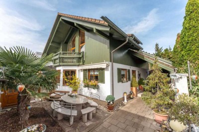 Zweifamilienhaus mit Wintergarten, Balkon & Außen-Spa in Allach