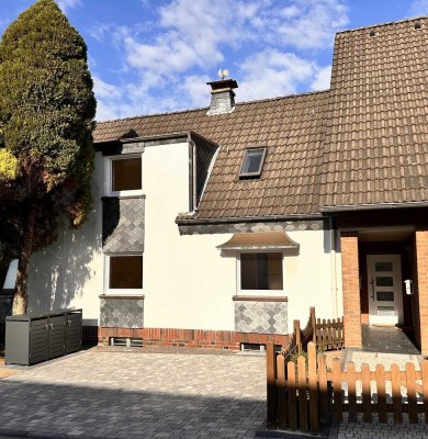 Schönes 6,5-Zimmer-Reihenhaus - Erstbezug nach Sanierung
