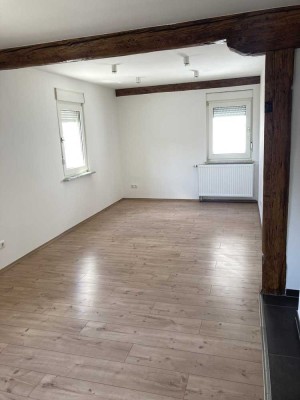 2 Zimmer Wohnung mit Tageslicht Bad