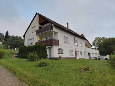 Gepflegtes Dreifamilienhaus in toller Lage in Hüttlingen