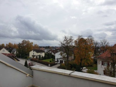 Helle 3 Zimmer Wohnung mit schöner Dachterrasse in Gilching