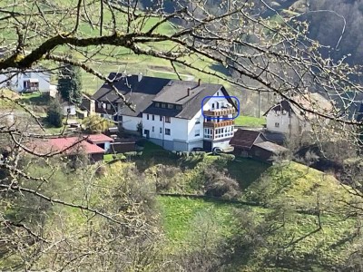 Rückzugsort inmitten der Natur – Dachgeschosswohnung mit Charakter & Ausblick