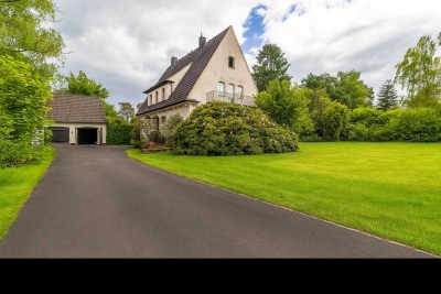Traumhaftes 4.500 qm-Grundstück mit Potenzial – Sanierungsbedürftige Villa in Lintorf