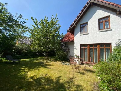 Exklusives freistehendes EFH mit Carport/Stellplatz und 3 Kinderzimmern