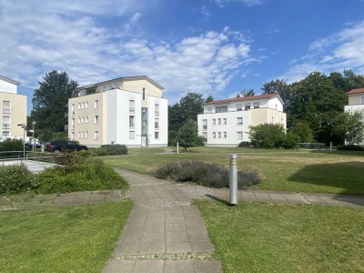 Helle und freundliche Wohnung mit Balkon, Terrasse und Garten in Schildesche