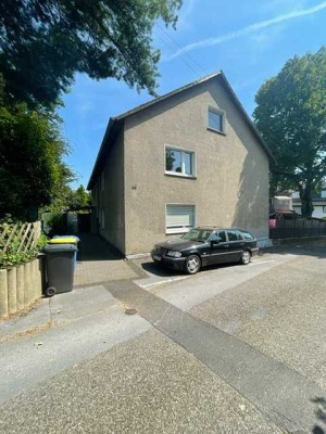 Gemütliche 3-Zimmer-Wohnung mit Balkon im ersten Obergeschoss