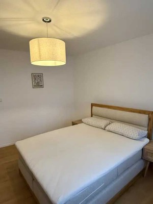 Geschmackvolle möblierte 2-Zimmer-Wohnung mit Balkon und EBK in Berlin Friedrichsfelde (Lichtenberg)