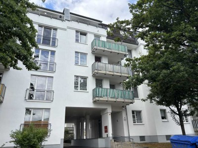 Wir renovieren für Sie! - 2 Raum Wohnung mit Aufzug und Balkon sucht freundliche Mieter
