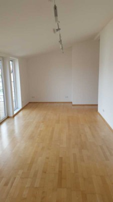 Helle 5 Zimmer - Maisonette - Wohnung in 2 Fam. Haus