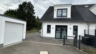 Toplage von Volkhoven/Weiler! Neuwertiges Einfam.-Reihenendhaus in ruhiger Stichstraße zu verkaufen