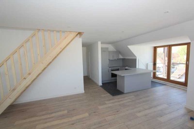 **Coole, offene Wohnung - auf 2 Ebenen - mit 46 m² großem Hobbyraum**