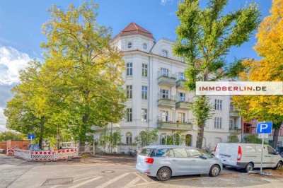 IMMOBERLIN.DE - Sehr charmante Altbauwohnung mit Südloggia in ruhiger Lage