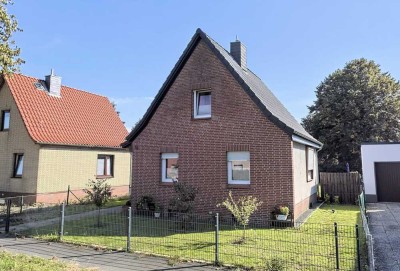 Provisionsfrei – Einfamilienhaus mit Anbau- Potential und großem Garten in ruhiger Lage