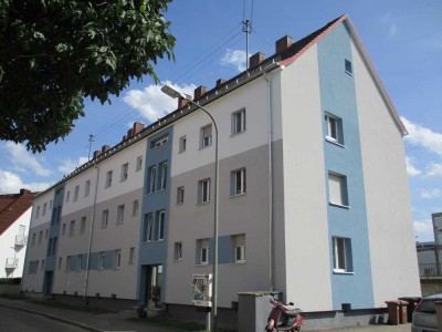 Renovierte 4-Zimmer-Wohnung mit Balkon in Bahnhofsnähe!