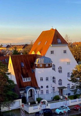 Exklusive 3,5-Zimmer Maisonette-Wohnung in denkmalgeschützter Gründerzeit Villa in Pasing