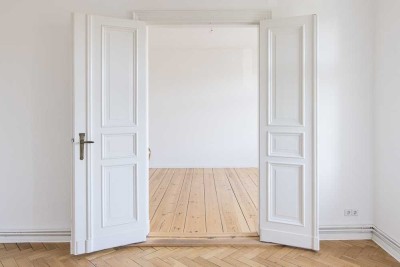 3 Zimmer Altbau - hell, groß, im Grünen & verkehrsgünstig - Hügelschanze