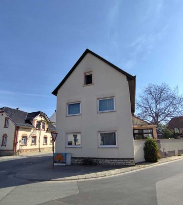 Alles was die Familie braucht inkl. Ausbaureserve in Weinbaugemeinde in Rheinhessen