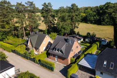 Family-friendly home with a private garden in a quiet location next to a nature reserve