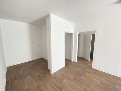 Frisch sanierte 2-Raum-Wohnung / Erstbezug -- Etage je nach Kapazität frei wählbar
