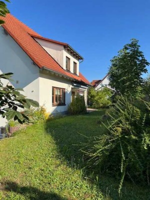 Ruhig und naturnah gelegenes EFH mit viel Platz für die Familie inkl. Garage/Außenstellplatz