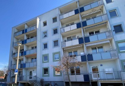 Hochwertig sanierte Neubau-Wohnung mit Einbauküche und Balkon