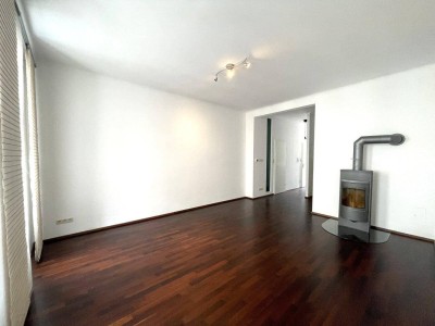 1190 Wien - Altbaucharme mit Stil - helle 2-Zimmer Wohnung mit Kamin und Balkon