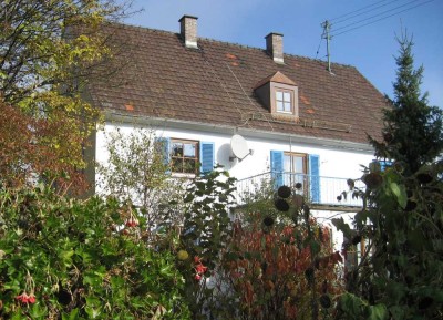 2 Zimmerwohnung mit Küche und Bad im DG