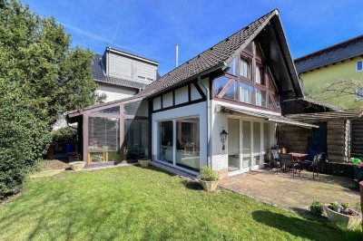 Traumhaus in idyllischer Lage: Modernes Wohnen in Rösrath-Durbusch!