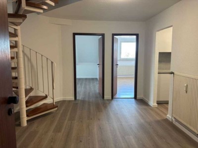 !Frei, ab sofort! - Teilsanierte 3-Zimmer Wohnung in Weende