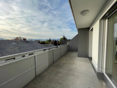 Hohenems: Neuwertige Dachgeschoßwohnung mit Süd-Terrasse und Carport