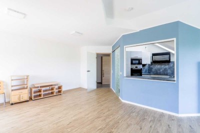 Exklusives Dachgeschoss-Juwel in kleinem, gepflegtem Mehrfamilienhaus!