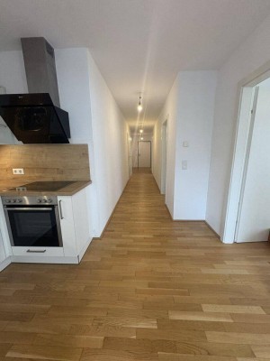 Neuwertige 71m² Wohnung mit Balkon - WG-tauglich &amp; top ausgestattet