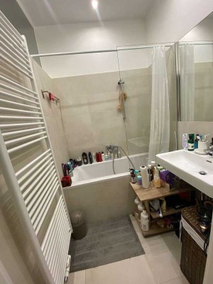 Erstbezug nach Sanierung mit EBK: Stilvolle 2-Zimmer-Wohnung in Hengersberg