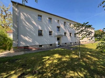 Alles ganz neu, ganz ruhig in kleinem Mehrfamilienhaus