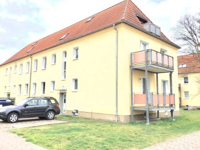 schöne größe 2 Zimmer Wohnung  mit Balkon
