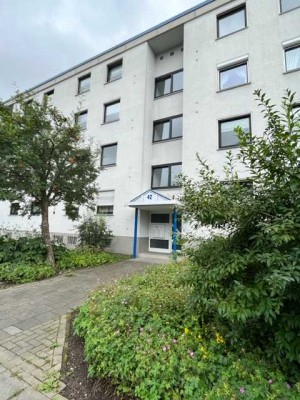 Moderne, sonnige 3 Zi Whg mit Loggia im 1.OG - Stellplatz inklusive