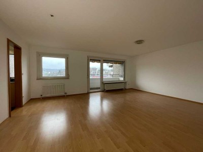 Helle 3-Zimmer Wohnung mit Balkon im 6. OG in Stuttgart-Botnang