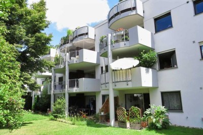 Ruhig gelegene 2-Zimmer-Wohnung mit großer Westterrasse, Garten und TG-Stellplatz!