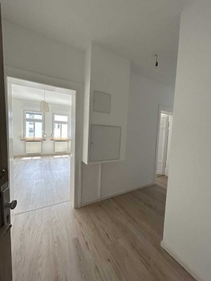 Charmante 3-Zi.-Altbauwhg. mit EBK. im 3. OG in der Fürther Südstadt!
Gerne kleine Familie oder WG!