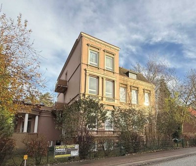 SCHÖNE ALTBAUWOHNUNG MIT ZWEI BALKONEN IN EIDELSTEDT