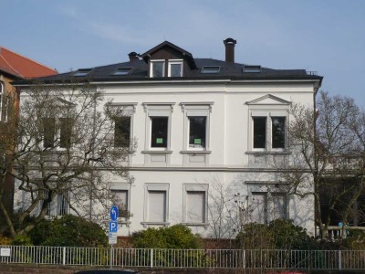 Helle 4-Zimmer-Dachgeschosswohnung in historischer Villa in Landau