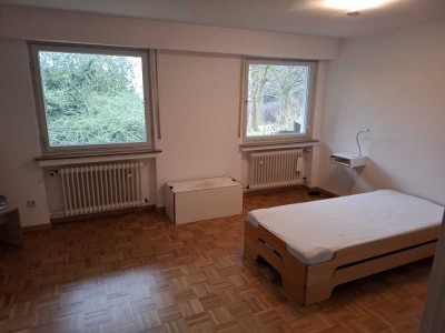 Möbliertes WG-Zimmer in Gartenwohnung am Fuße des Venusberges