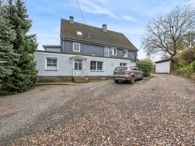 Gepflegte Doppelhaushälfte mit weitläufigem Grundstück in Lindlar